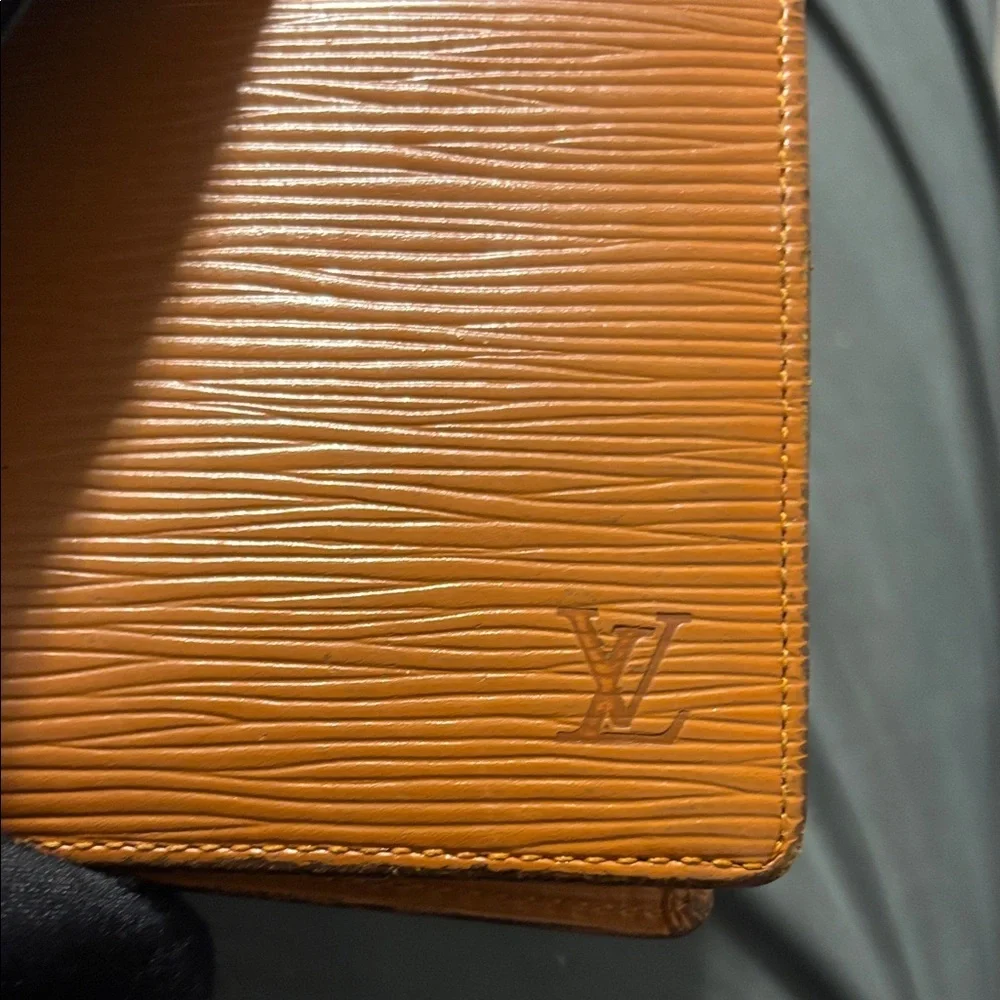 Louis Vuitton Vibrant Orange EPI Card Holder Wallet